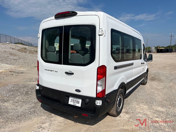 2019-ford-transit-image-2