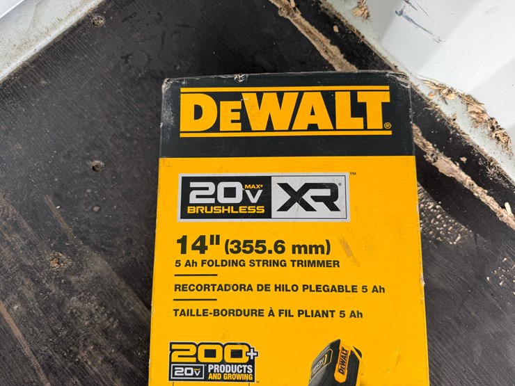 #6025-•-dewalt-20v-max-dcst922b-battery-powered-string-trimmer-image-2