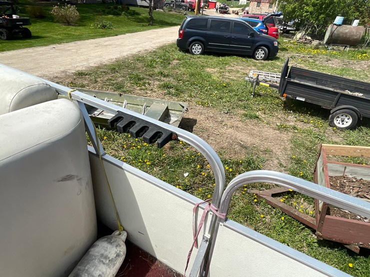 #2103-•-1990-kennedy-24'-supreme-pontoon-and-trailer-(has-wi-title)-image-28