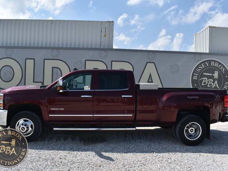 2017-chevrolet-silverado-3500hd-ltz-image-5