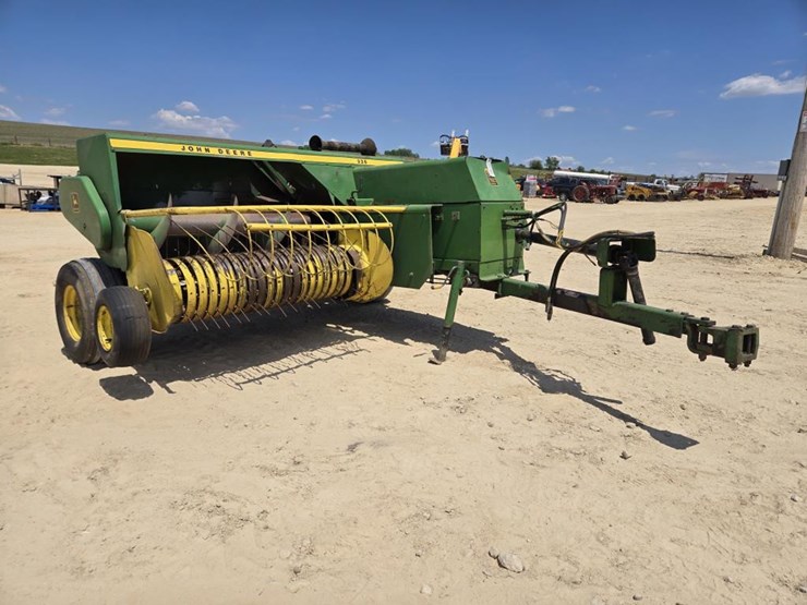 john-deere-336-image-3