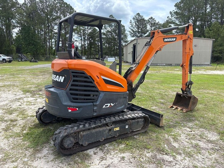 2019-doosan-dx35-mini-excavator-image-3