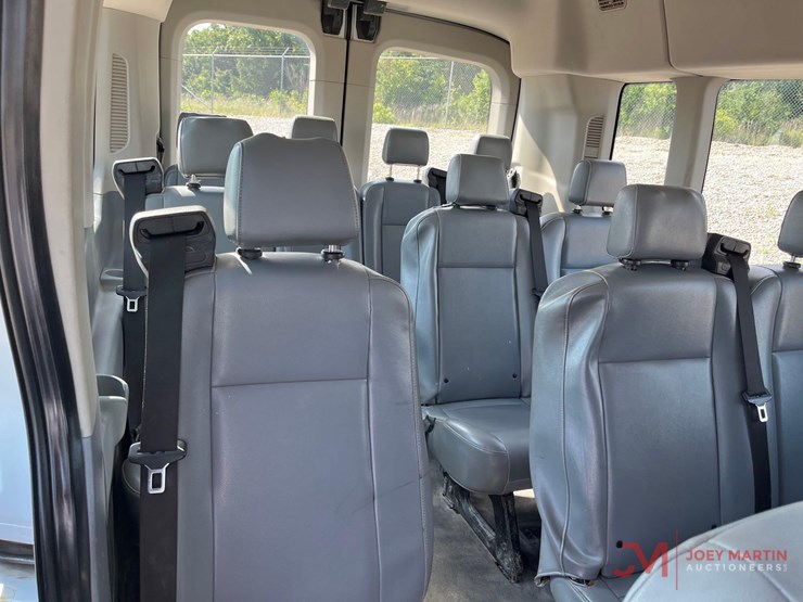 2019-ford-transit-image-12