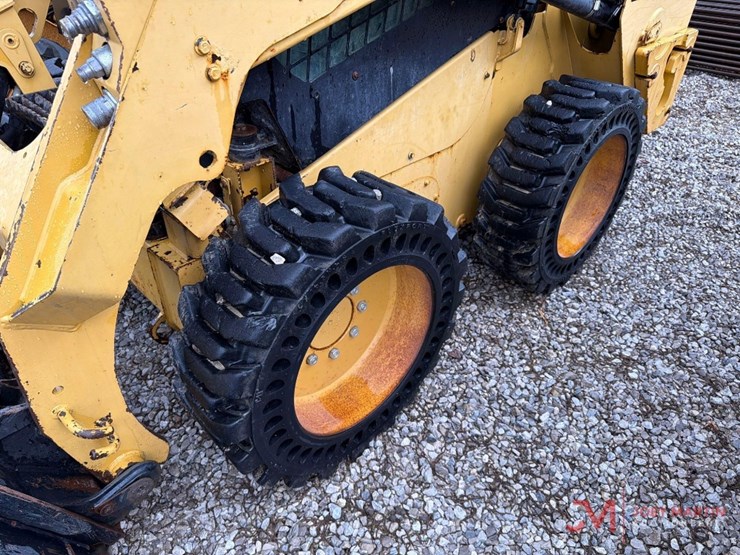 2015-caterpillar-236d-image-6