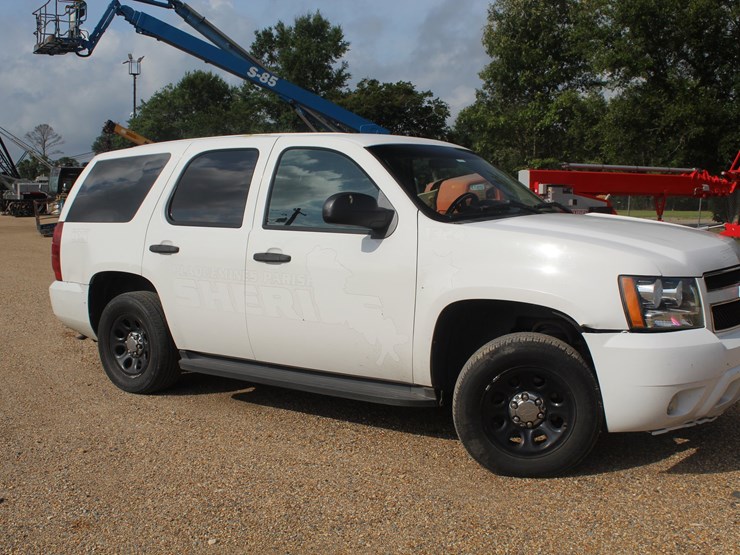 2013-chevrolet-tahoe-image-2
