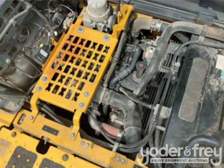 2017-komatsu-pc210-lc-11-image-7