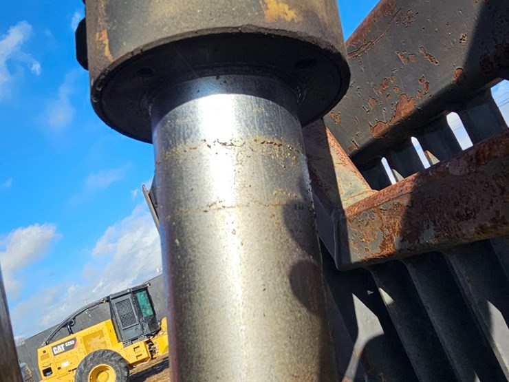 2000-caterpillar-574-image-79
