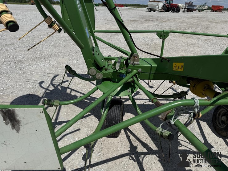 2001-krone-3-pt-4-basket-tedder-image-10
