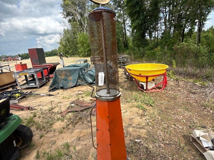 2266---gulf-gas-pump-image-2