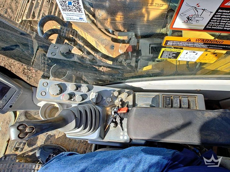 2016-john-deere-350g-hydraulic-excavcator-image-35