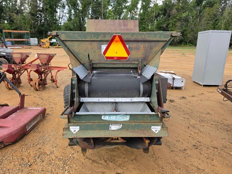 149---turfco-cr-10-top-dresser/material-handler-image-3