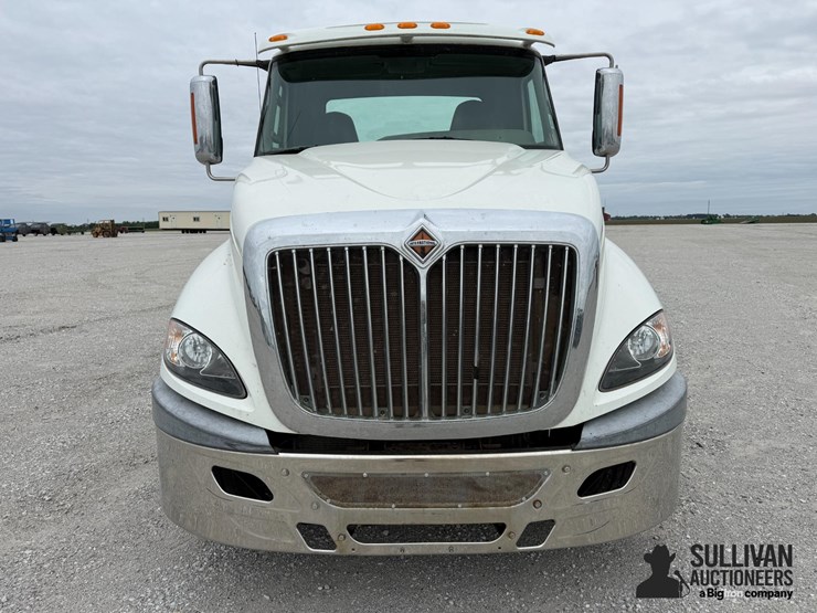 2012-international-prostar-image-2