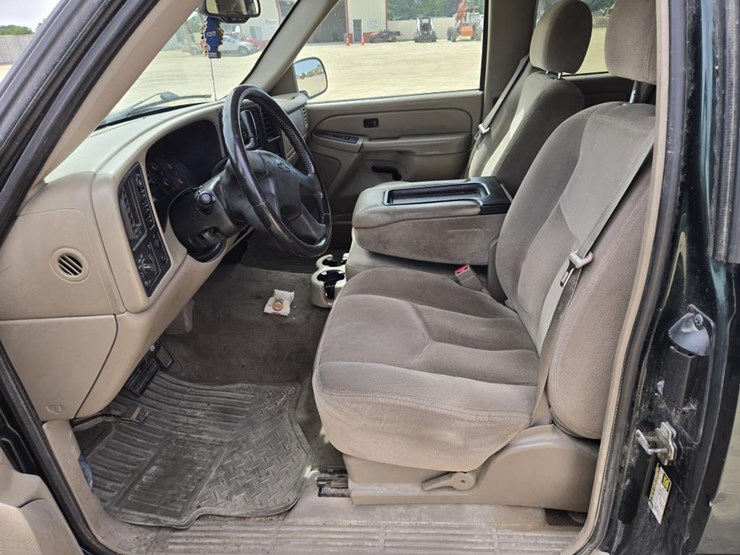 2004-chevrolet-1500-image-22
