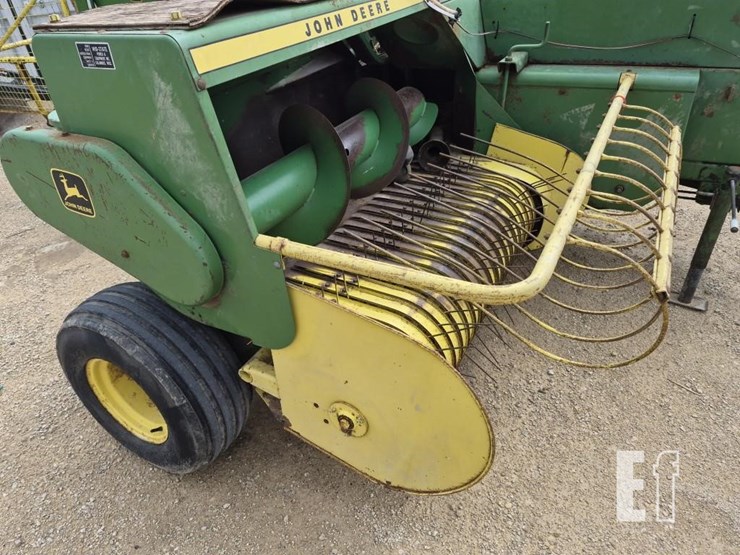 john-deere-336-image-6