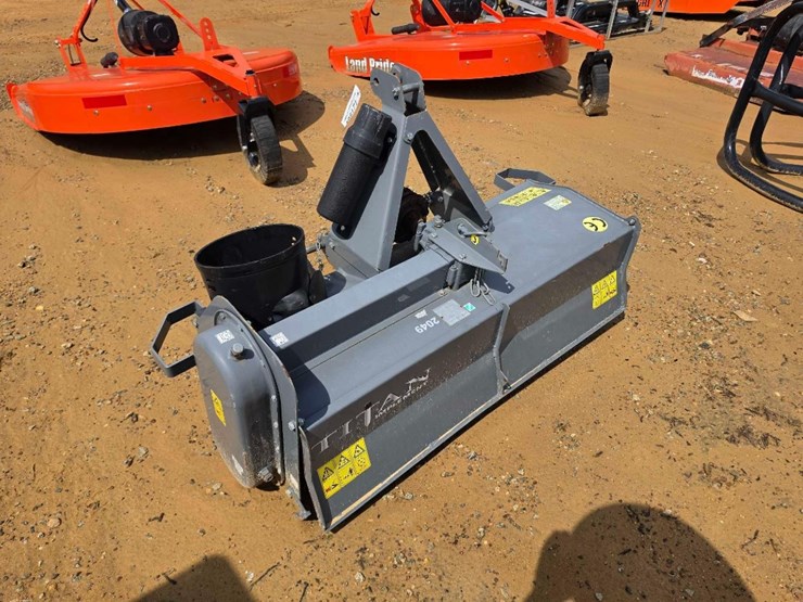 173---titan-20493pt-hitch-tiller-image-2