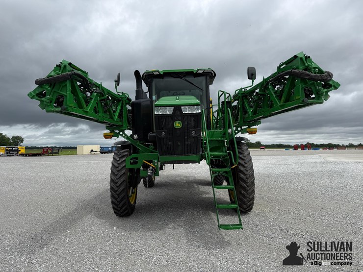 2024-john-deere-412r-image-2