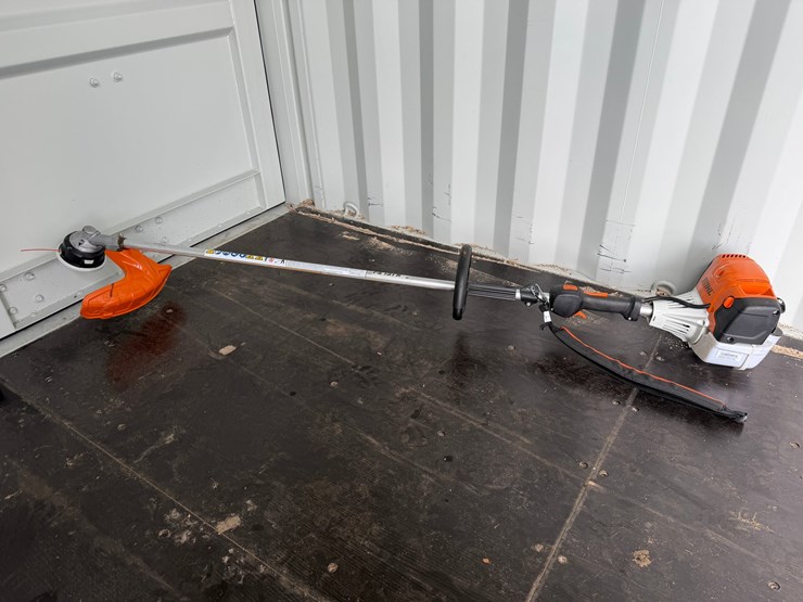 #6018-•-stihl-fs131r-string-trimmer-image-1
