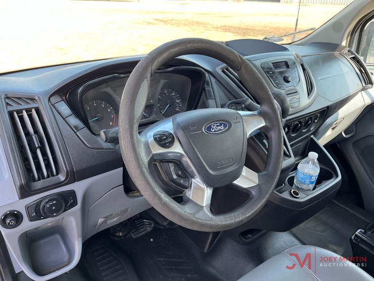 2019-ford-transit-image-23