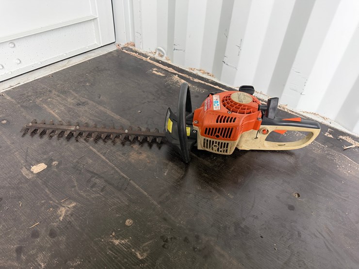 #6084-•-stihl-hs45-hedge-trimmer-image-1