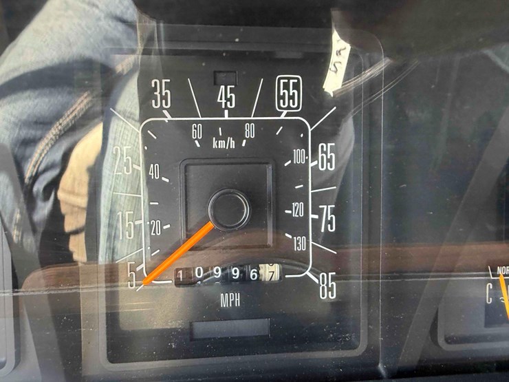 1990-ford-e250-image-16