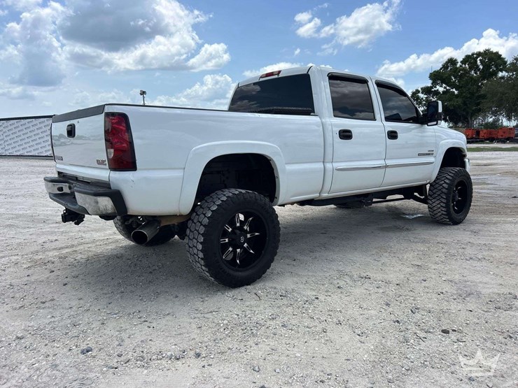 2007-gmc-sierra-2500hd-image-3