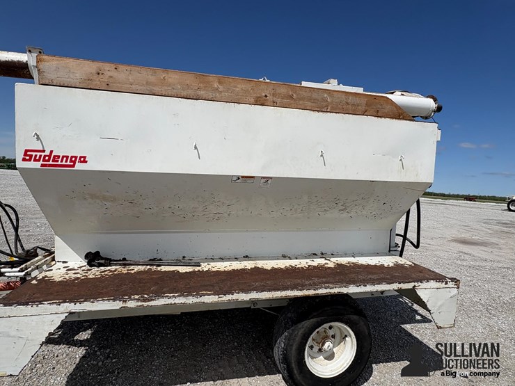 sudenga-2-compartment-feeder-wagon-image-12