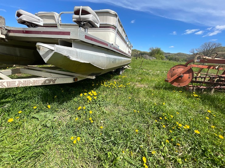 #2103-•-1990-kennedy-24'-supreme-pontoon-and-trailer-(has-wi-title)-image-9