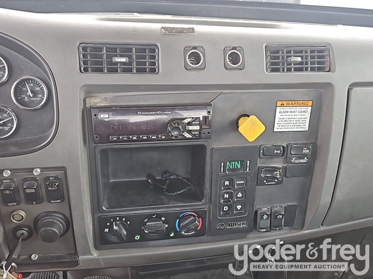 2014-peterbilt-337-image-31