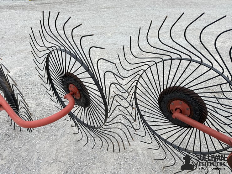 m&w-3pwr-5-wheel-3-pt-rake-image-15