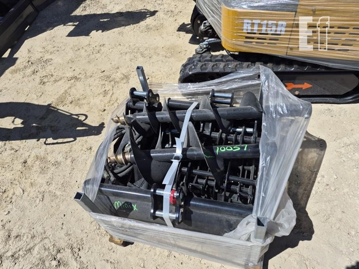 mini-excavator-attachments-package-image-1