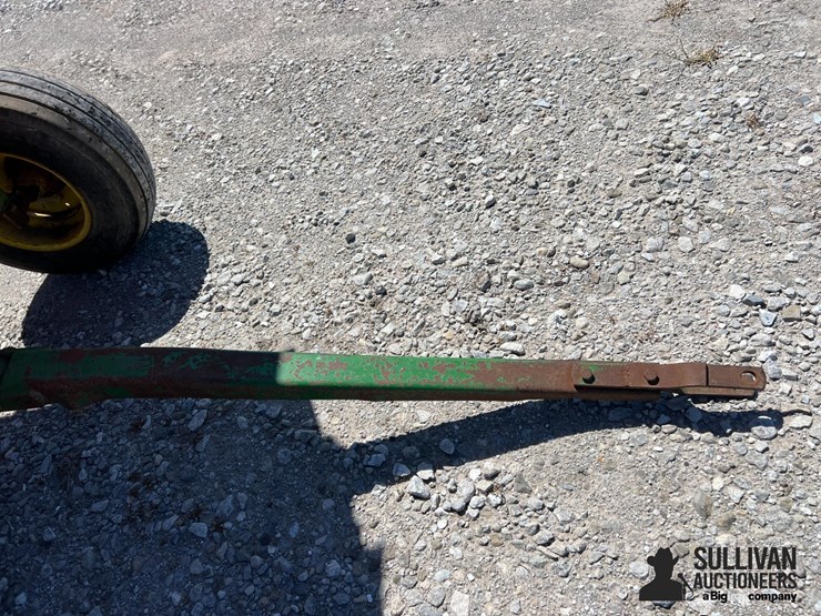 kilbros-350-gravity-flow-wagon-on-jd-running-gear-image-20