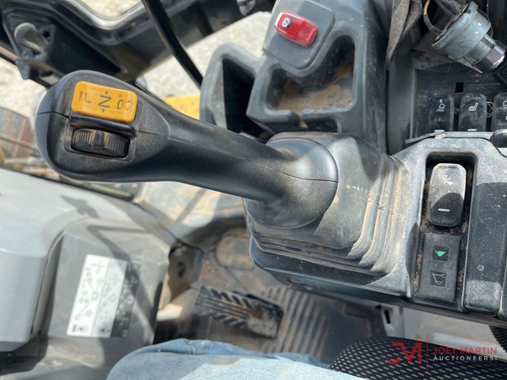 2021-caterpillar-420-xe-image-11