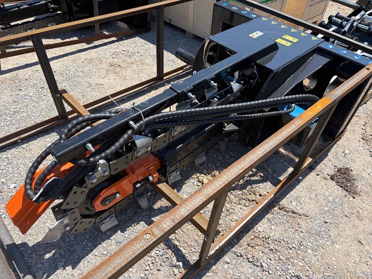 new-mower-king-ecssct72-hydraulic-skid-steer-trencher-attachment-image-2