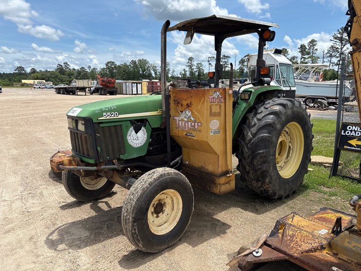 john-deere-5520-image-2
