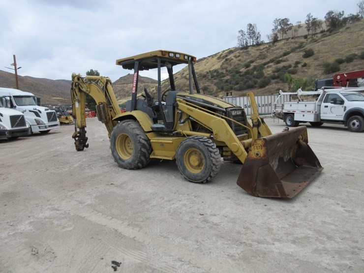 2022-caterpillar-416c-image-2