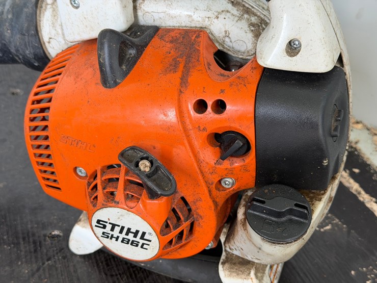 #6038-•-stihl-sh86c-handheld-leaf-blower-image-2