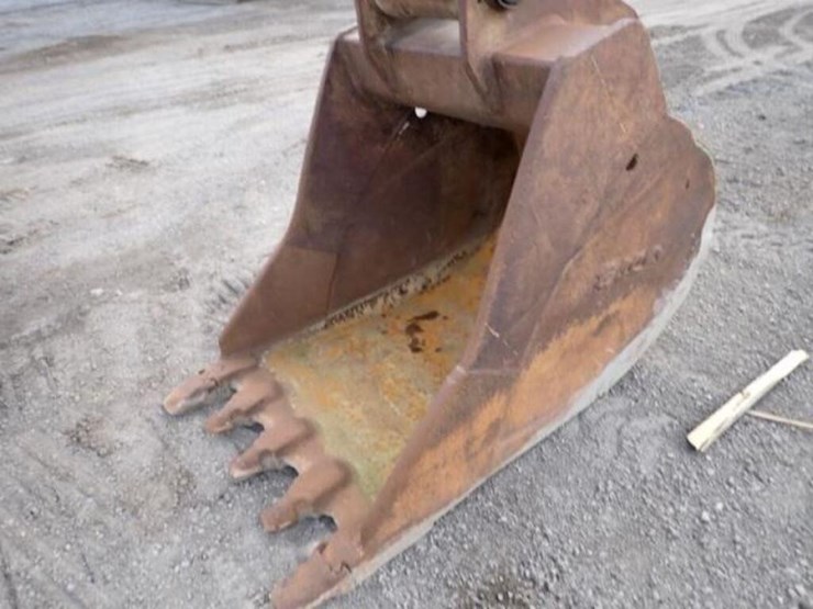 2001-deere-270-lc-image-31