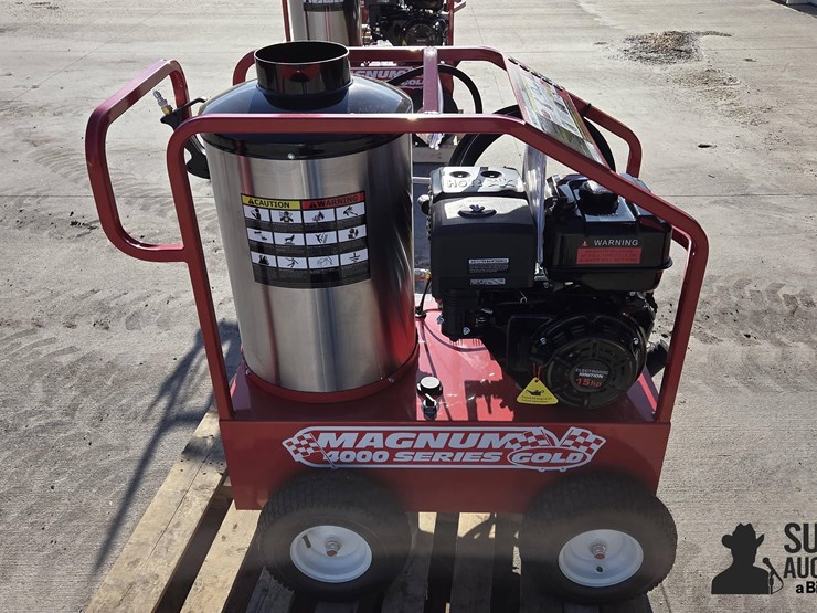 2026-magnum-4000-series-hot-water-pressure-washer-image-4
