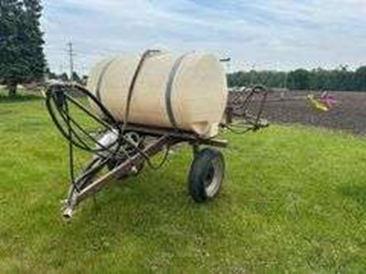 2-wheel-sprayer,-300-gal-tank,-27'-boom,-540-pto-pump-image-2