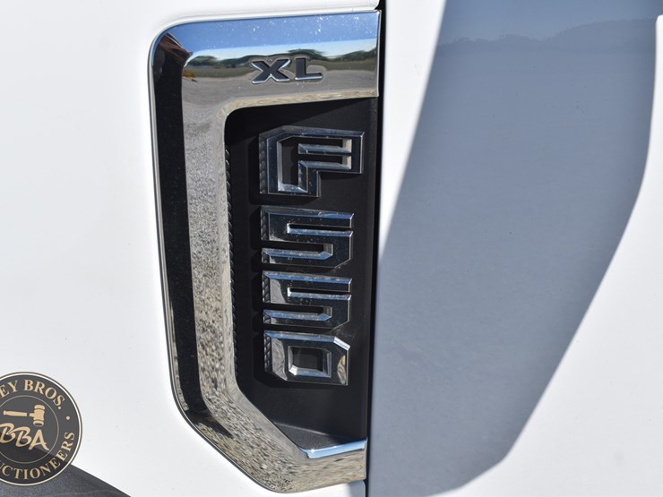 2017-ford-f550-xl-image-14