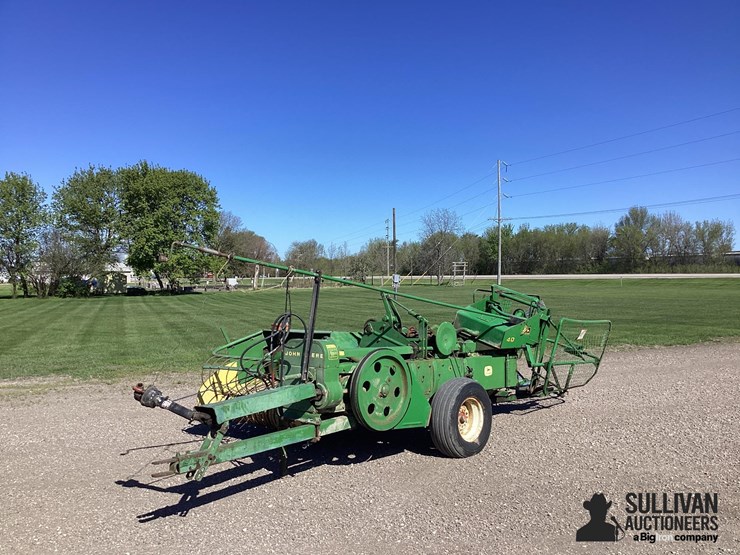 john-deere-24t-image-1