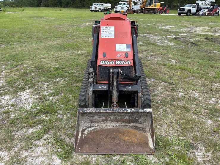 2020-ditch-witch-sk800-image-38