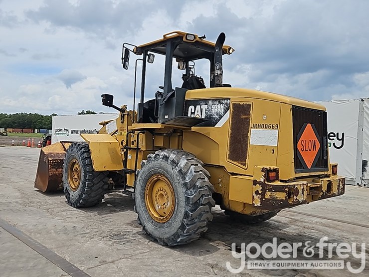 2009-caterpillar-938h-image-4
