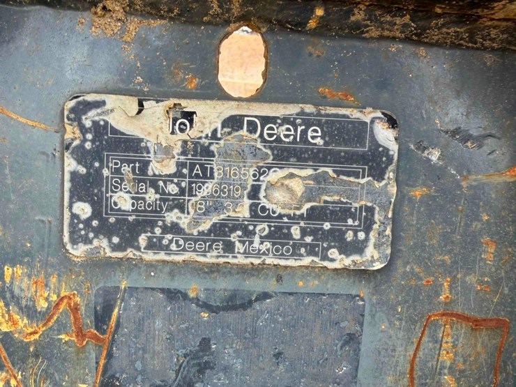 18”-john-deere-excavator-toothed-bucket-image-4