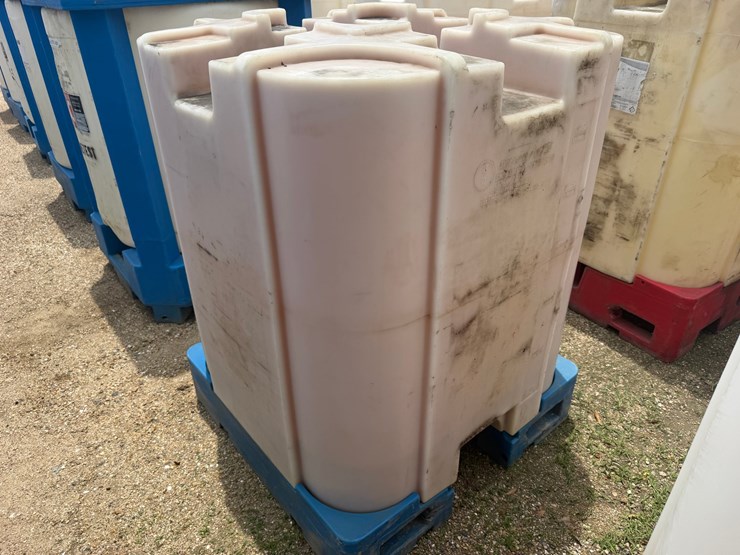 #1651-•-330-gallon-plastic-storage-oil-tank-image-2
