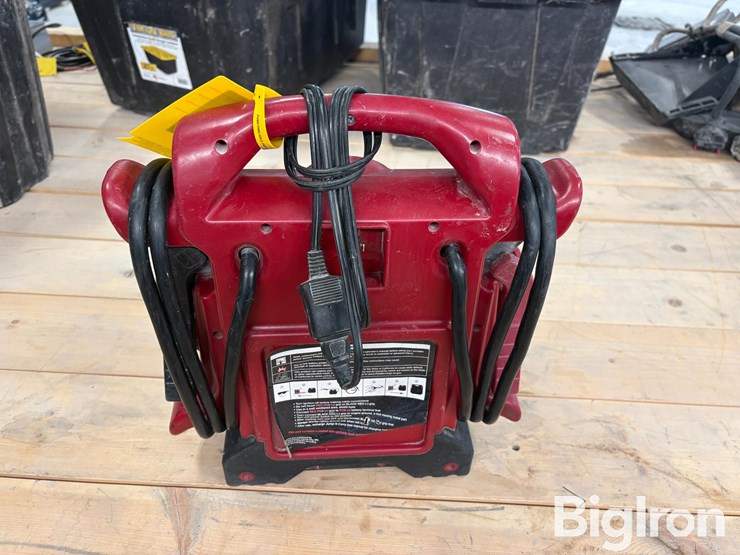 jnc-770r-12-volt-jump-pack-image-3