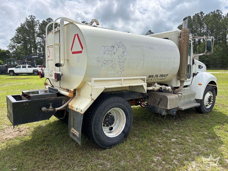 2017-peterbilt-337-image-3