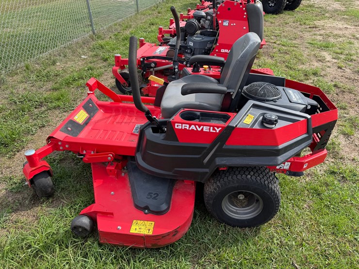 #6007-•-gravely-52"-ztx52-zero-turn-lawnmower-image-2