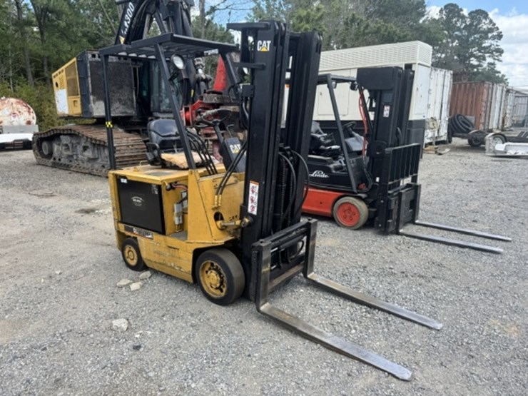 caterpillar-ec15-image-3