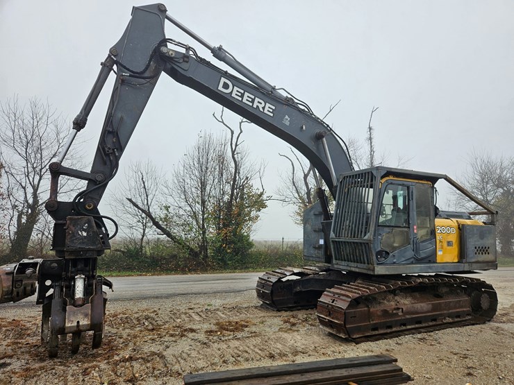 2010-deere-200d-lc-image-3